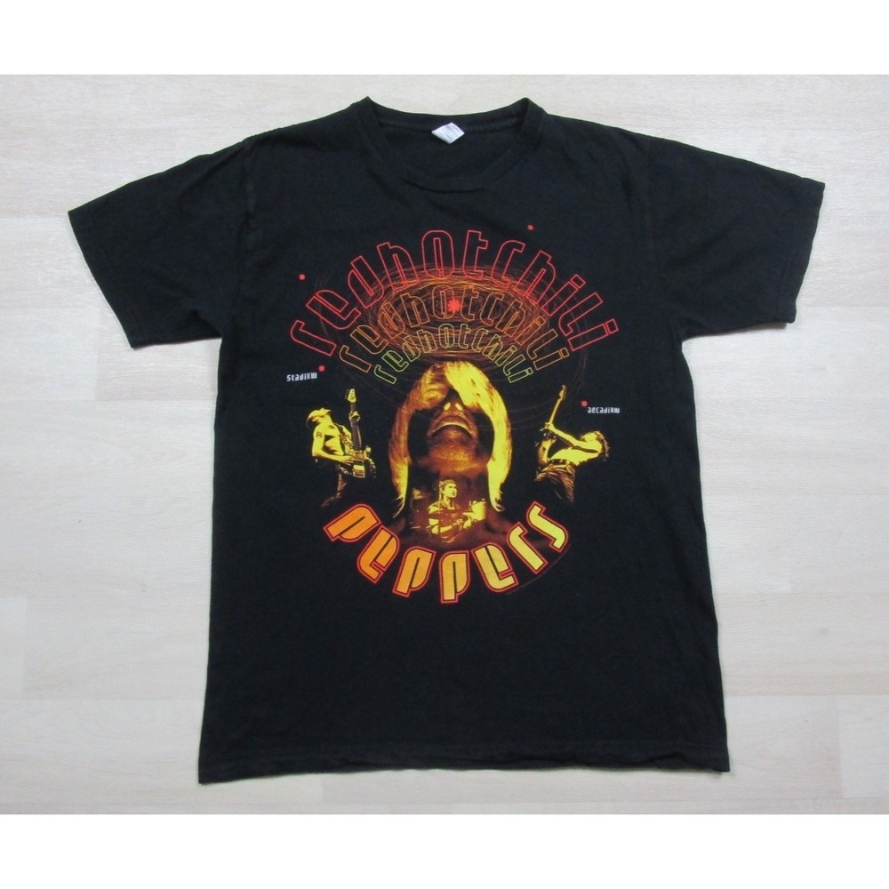 Vintage Y2K Red Hot Chili Peppers T-Shirt (L)  Stadium Arcadium 2006 Tour Band